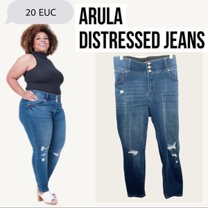 Arula Distressed Jeans